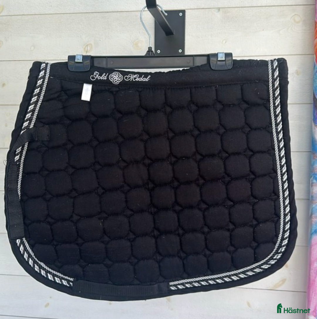 Schabrak & Vojlockar hästutrustning till salu: Schabrak stl ponny i Söderköping - Annons 1