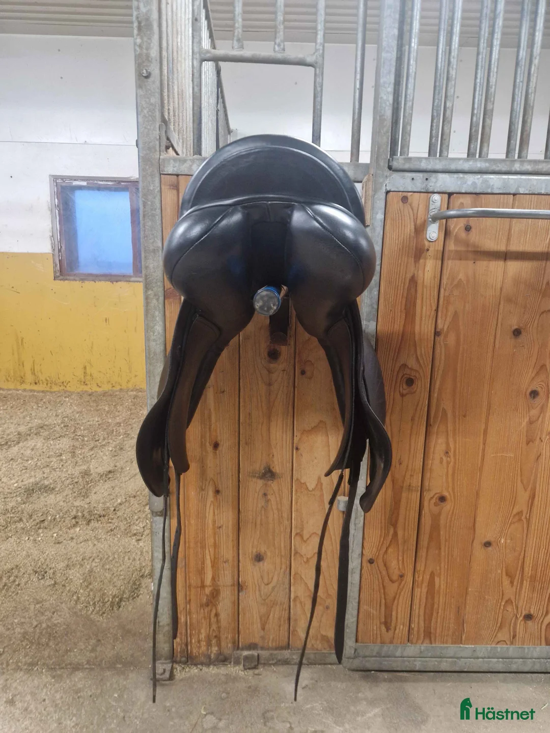 Sadlar hästutrustning till salu: Dressyrsadel Trainers Continental i Kalix - Annons 3