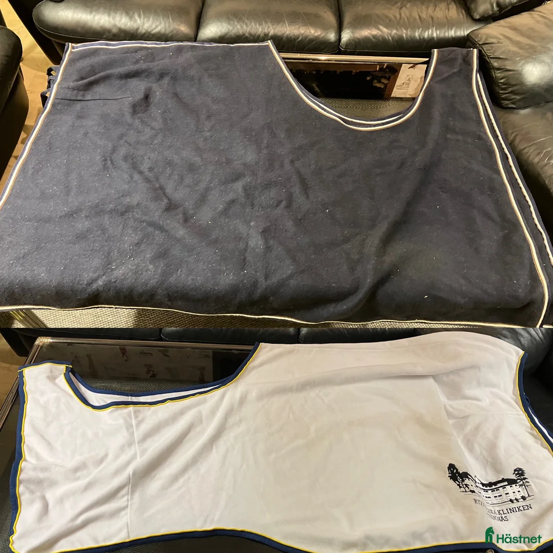 Täcken hästutrustning till salu: Ländtäcke / ridtäcke  - Annons 1