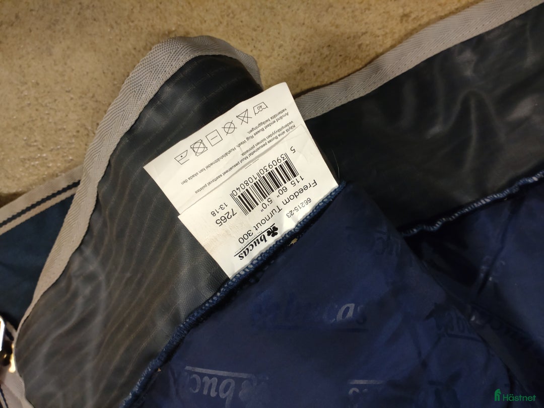 Täcken hästutrustning till salu: Bucas freedom 300g - nyskick stl 115 cm i Klippan - Annons 4
