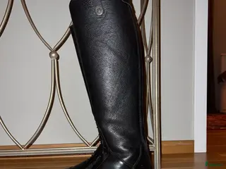Ridstövlar ryttarutrustning till salu: Helt nya ridstövlar i Kungälv - Annons 1