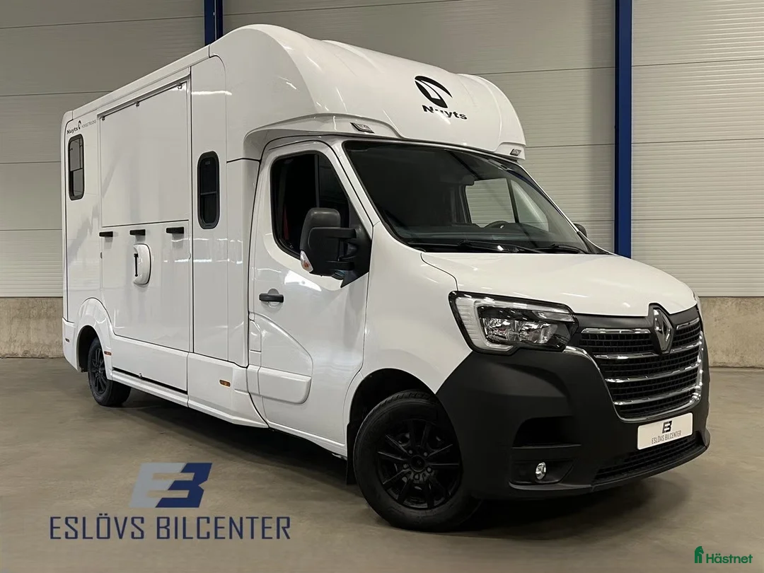 Hästlastbilar  fordon & transport till salu: Renault Master 2.3 dCi 163 HK / Nuyts / 5-Sits /  - Annons 1