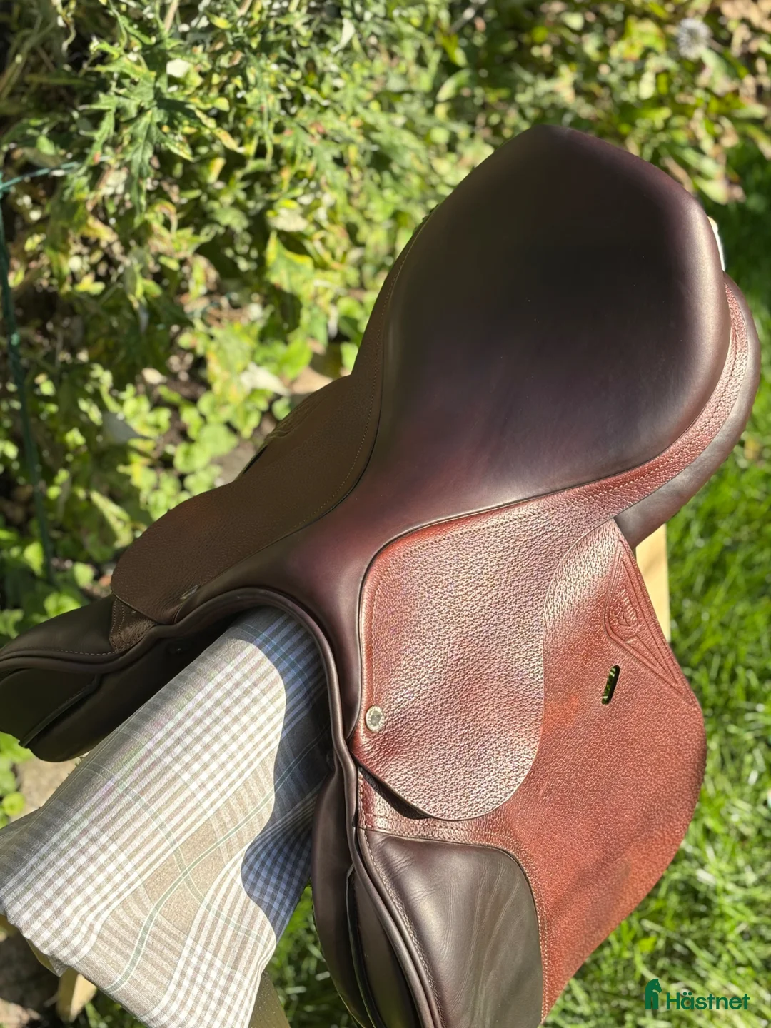 Sadlar hästutrustning till salu: Equiline E5 hoppsadel 16” L - Annons 2