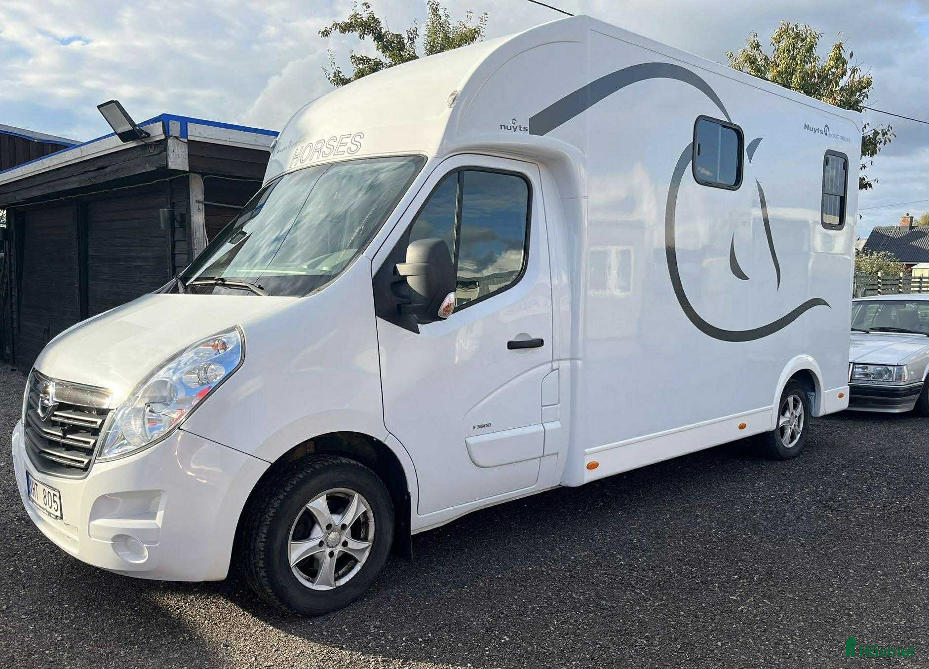 Hästlastbilar  fordon &amp; transport till salu: Nuyts Hästlastbil 5 säten V-galler Låga mil!  i Köping - Annons 20