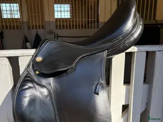 Sadlar hästutrustning Prestige Eventing hoppsadel 18” säljes - Annons 2
