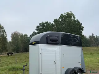 Hästtransporter fordon & transport till salu: Humbaur Equitos Alu Plus, avdragbar moms! Nyskick - Annons 3