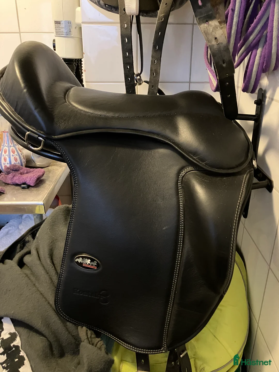 Sadlar hästutrustning till salu: Jättefin Karlslund Kontakt 3 i Laholm - Annons 2