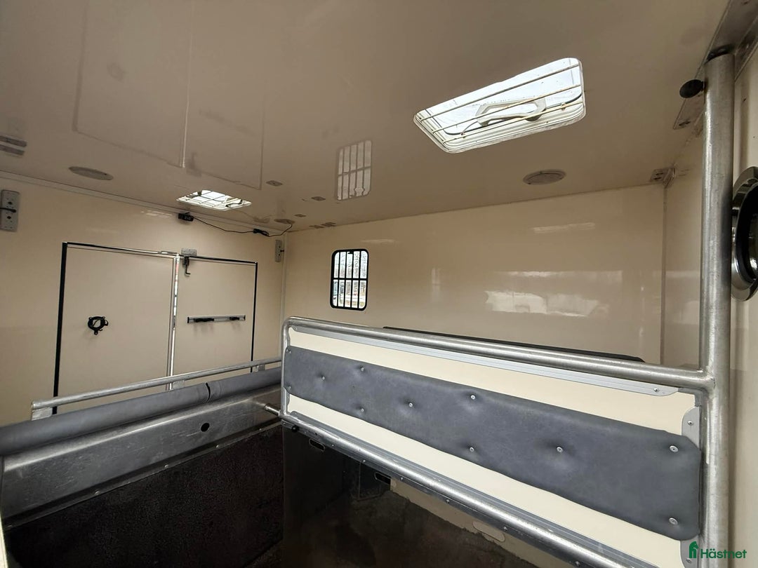 Hästlastbilar  fordon & transport till salu: Välvårdad hästlastbil från Boj *LASTVIKT 1140KG* i Köping - Annons 10