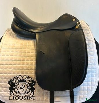Sadlar hästutrustning Dressyrsadel Prestige Hippo Dressage 17" - Annons 1