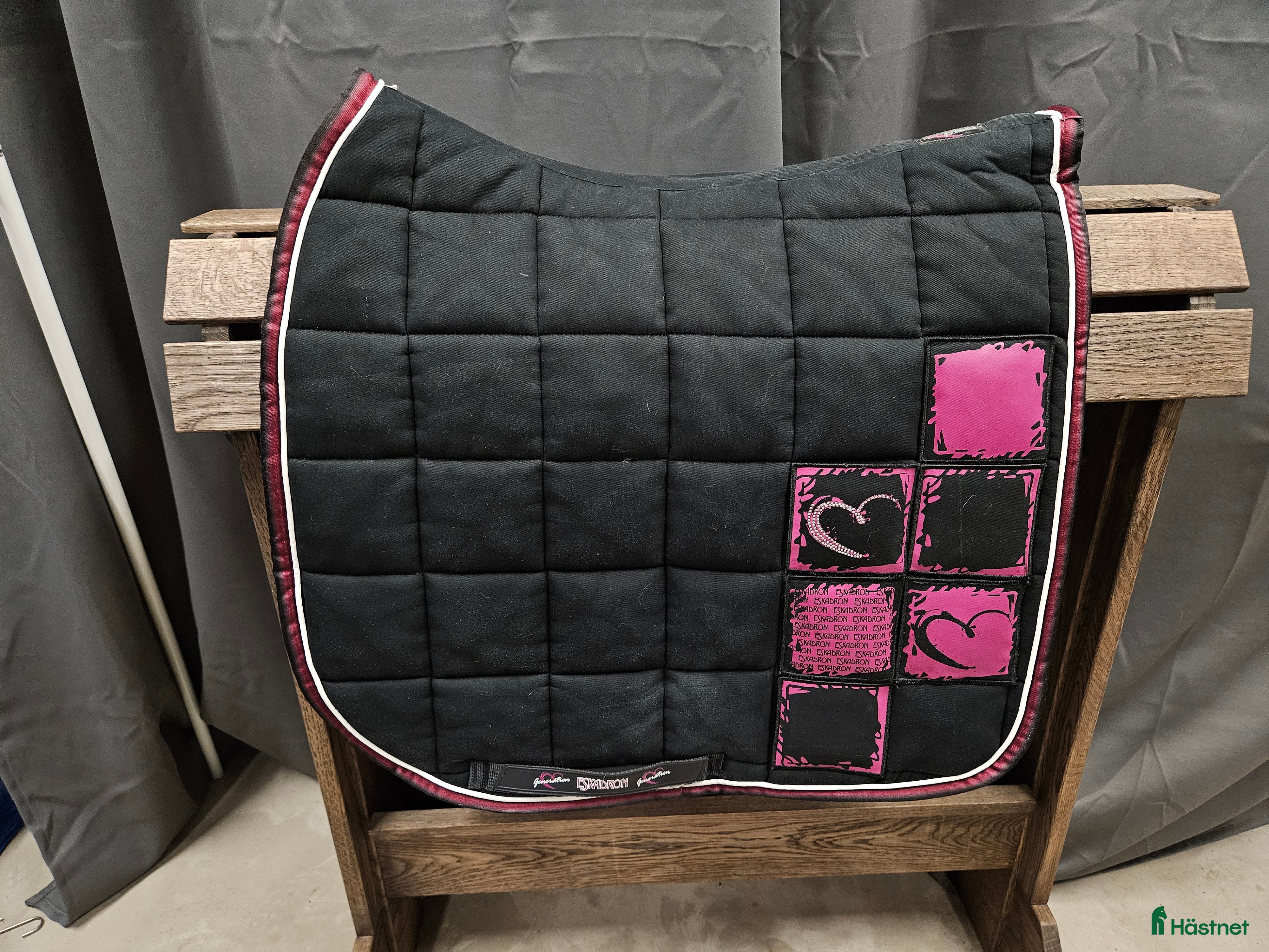 Schabrak & Vojlockar hästutrustning till salu: Schabrak, full, Eskadron i Gällivare - Annons 16