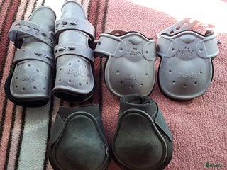 Benskydd hästutrustning till salu: Benskydd ponny-storlek = 20 kr totalt i Tomelilla - Annons 4