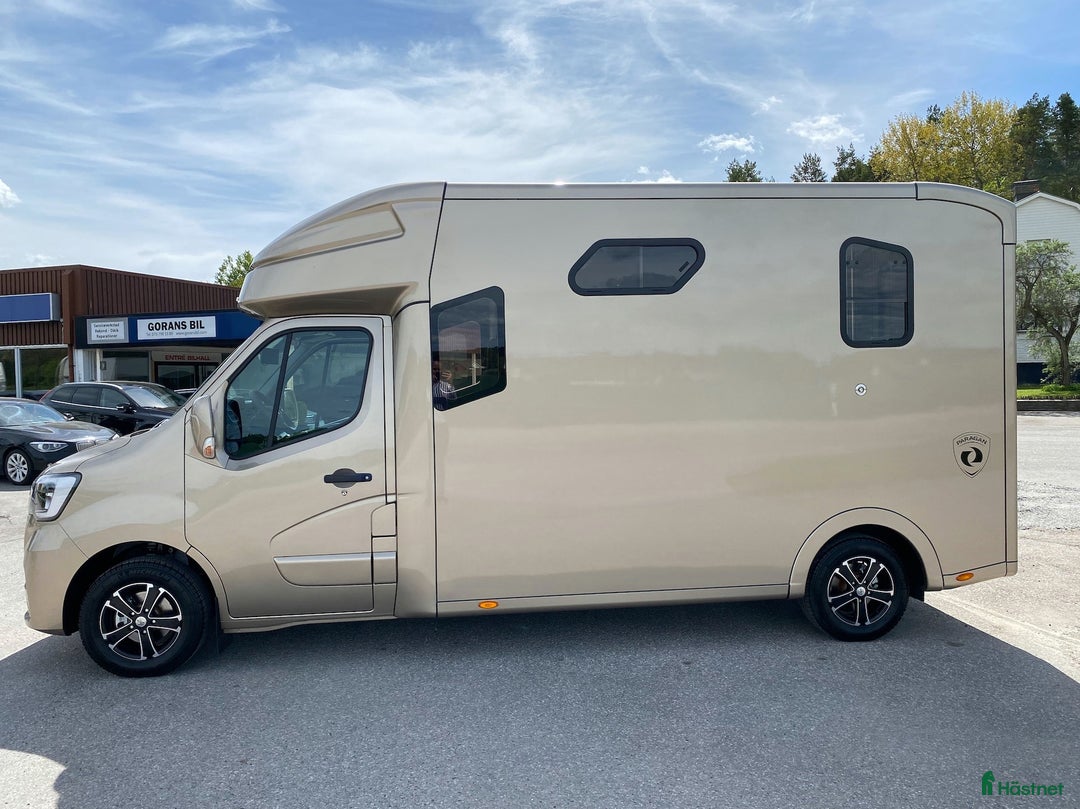 Hästlastbilar  fordon & transport till salu: PARAGAN EXCELSION 5 - 5 säten med låg skatt!  i Köping - Annons 2