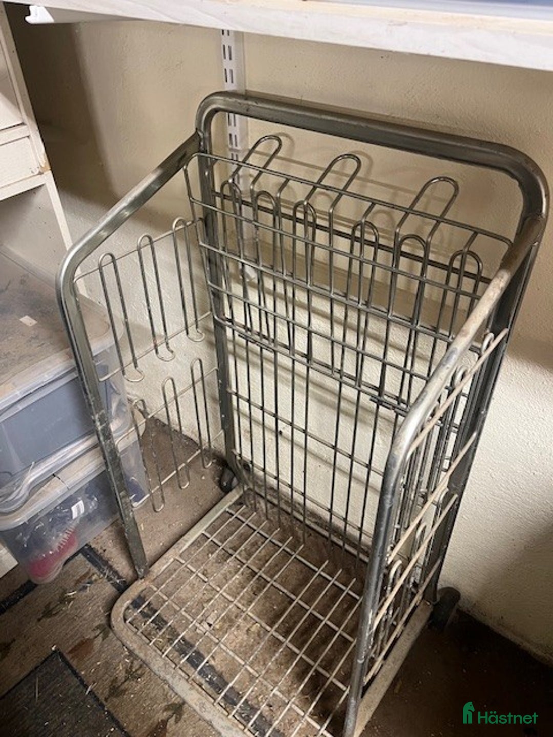 Stallinredning, stängsel & gård övrig utrustning till salu: Rostfri vagn för förvaring  i Kågeröd - Annons 1