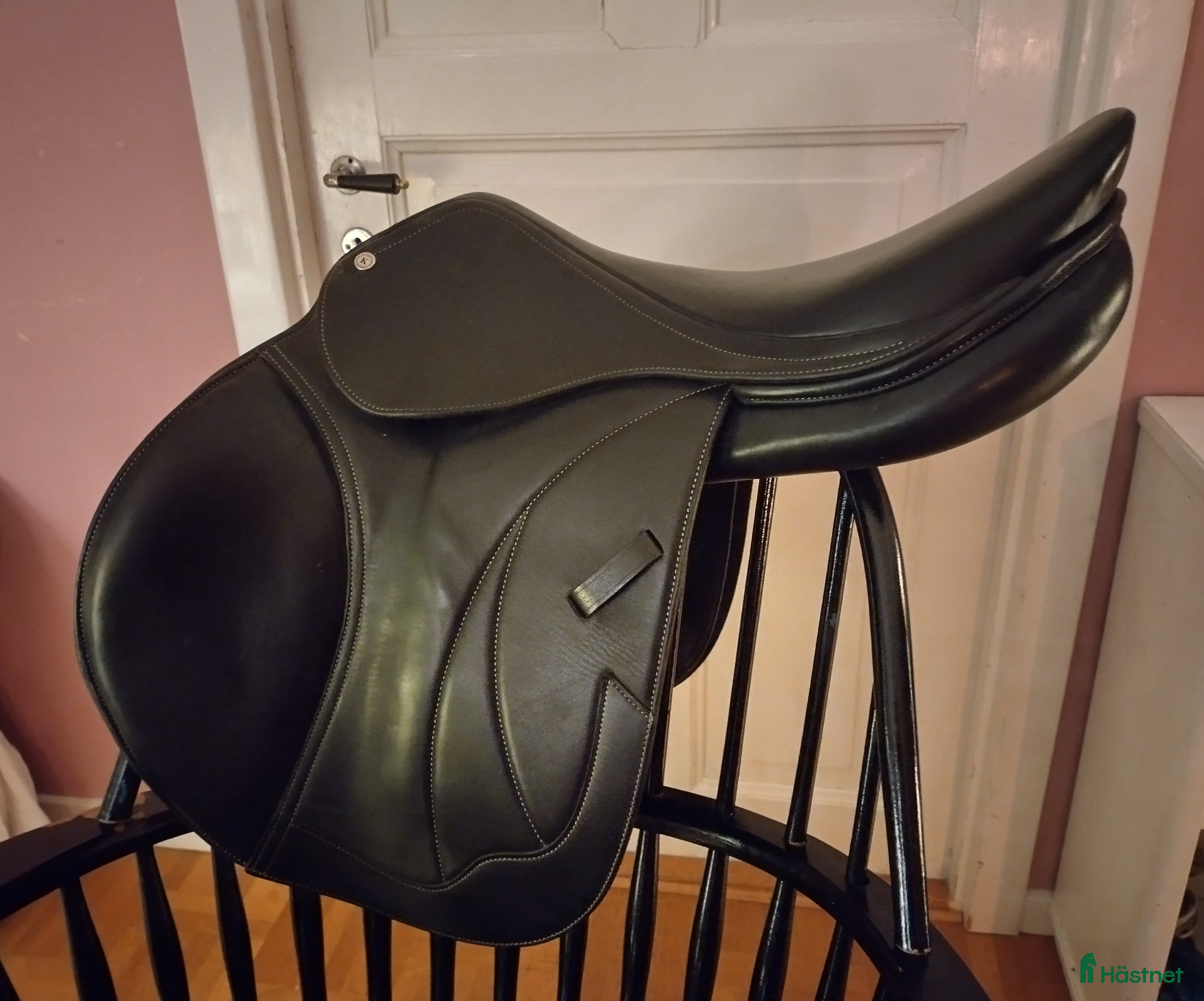 Sadlar hästutrustning till salu: Svart Siddhant Hoppsadel 17" i Fågelmara - Annons 22