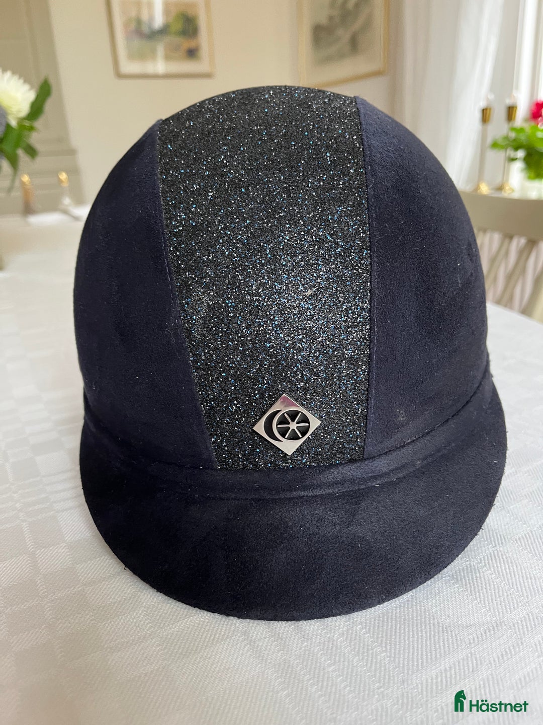 Hjälmar ryttarutrustning till salu: Fin blå Charles Owen i Hunnebostrand - Annons 1