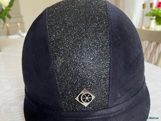 Hjälmar ryttarutrustning till salu: Fin blå Charles Owen i Hunnebostrand - Annons 23