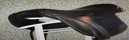 Sadlar hästutrustning till salu: Lippo dressyrsadel i Hindås - Annons 2