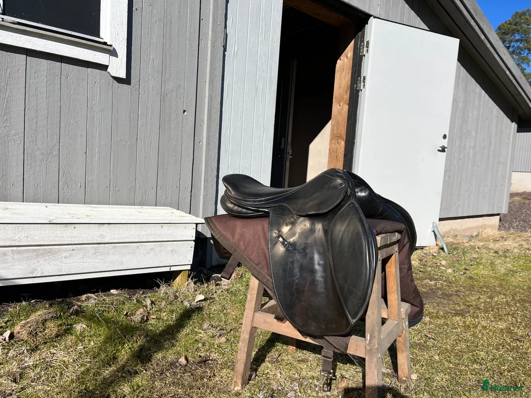 Sadeltillbehör hästutrustning till salu: Hjälp mig tömma sadelkammaren ! i Kristinehamn - Annons 2