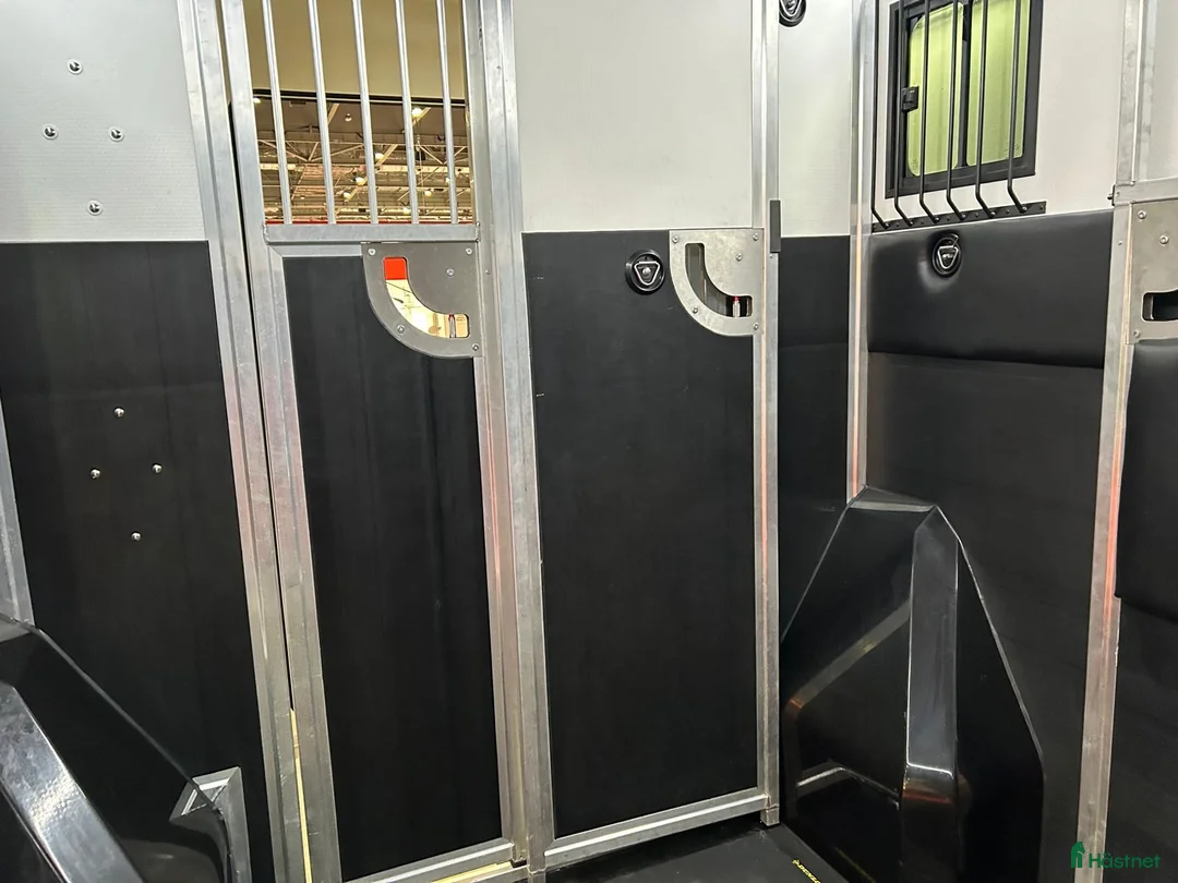 Hästlastbilar  fordon & transport till salu: Equi-Trek Ikonik 3 sits  - Annons 13