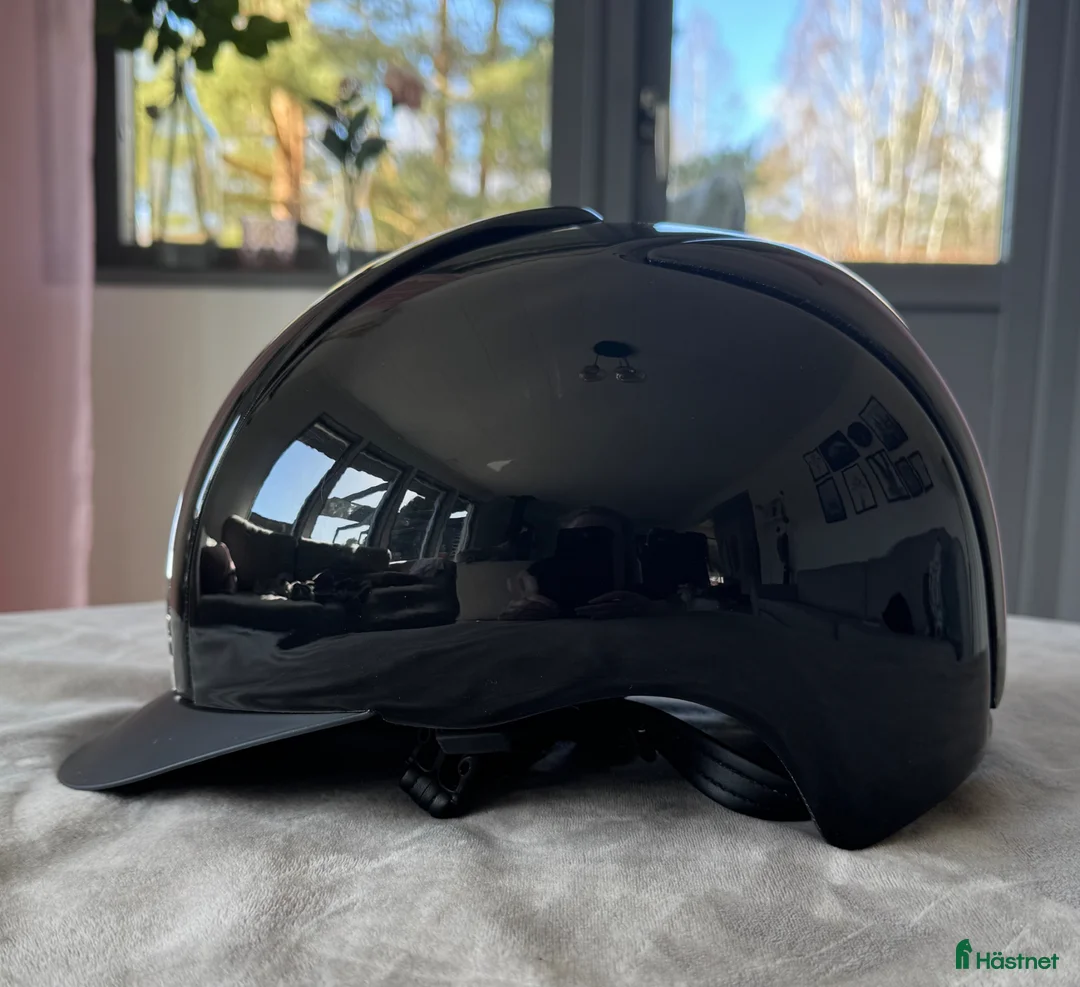 Hjälmar ryttarutrustning till salu: Kep svart shine - Annons 2