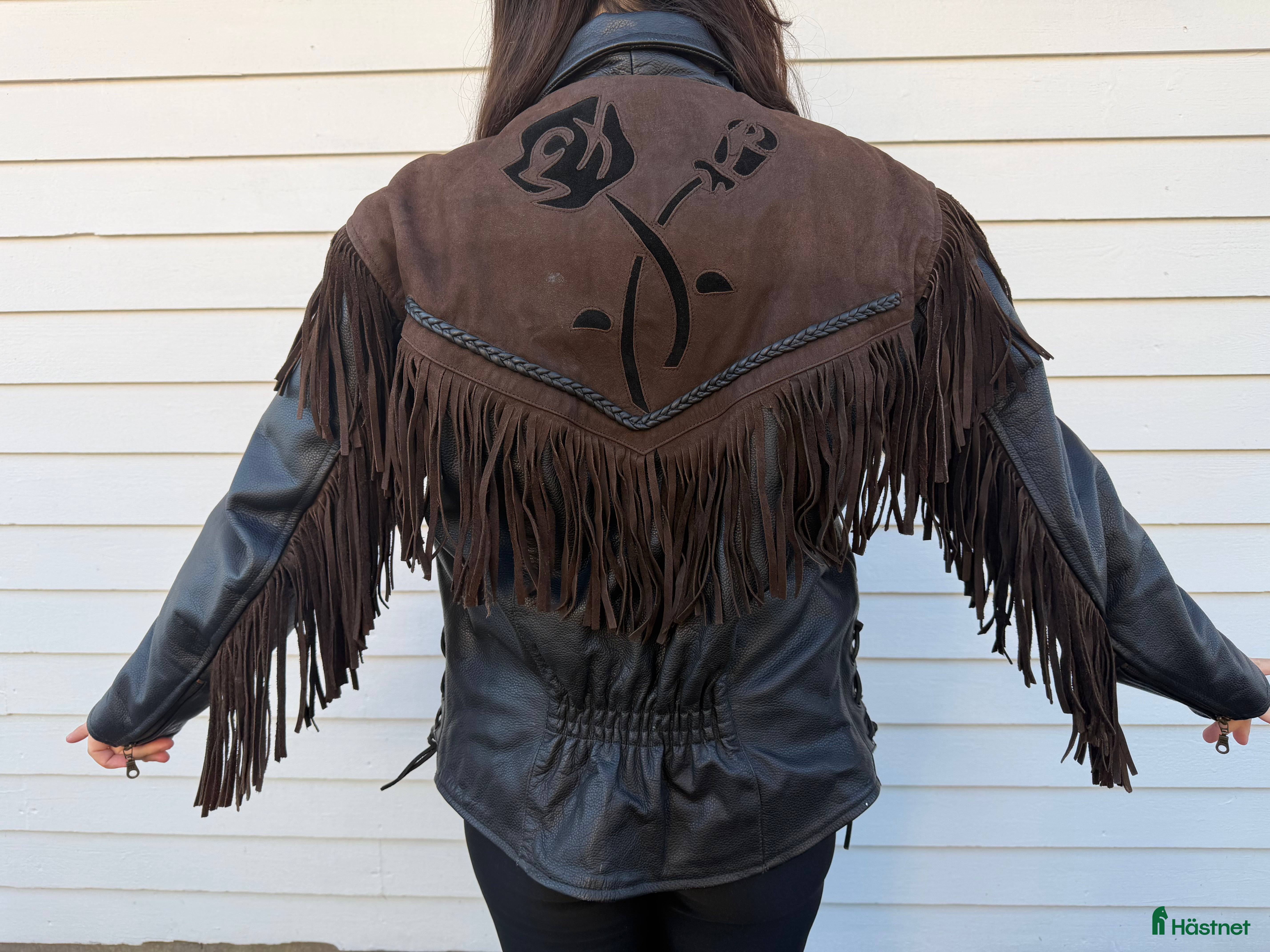 Jackor & Kavajer ryttarutrustning till salu: Skinnjacka/western  - Annons 1