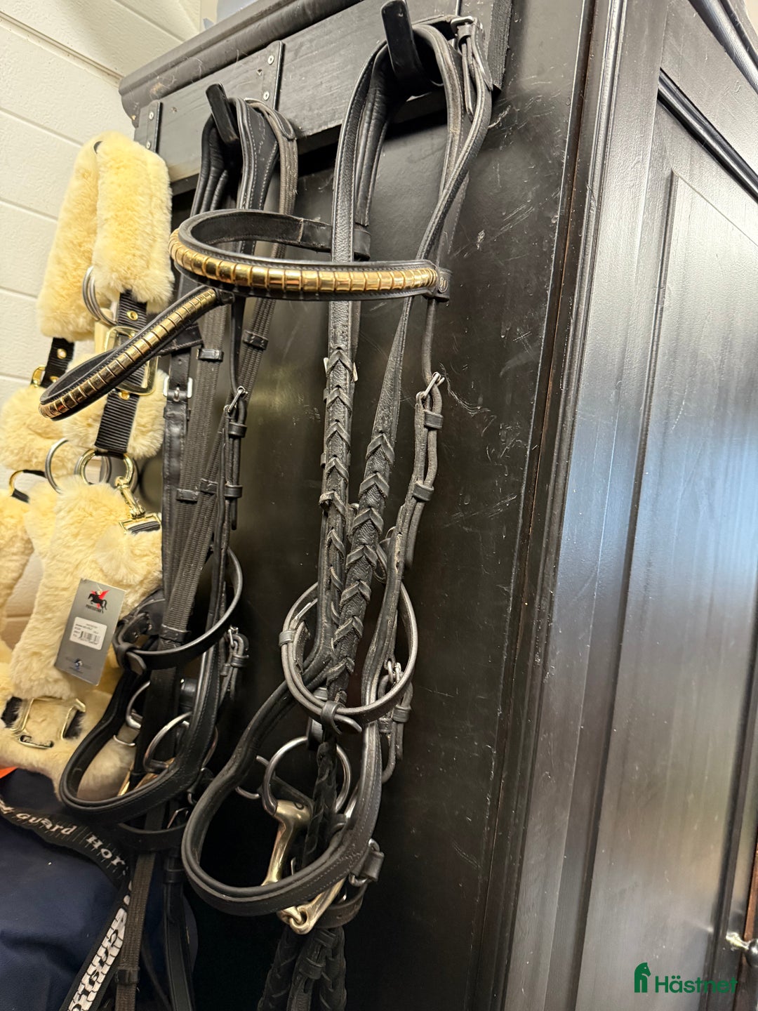 Träns hästutrustning till salu: Micklem träns med klinker pannband i Smedstorp - Annons 2