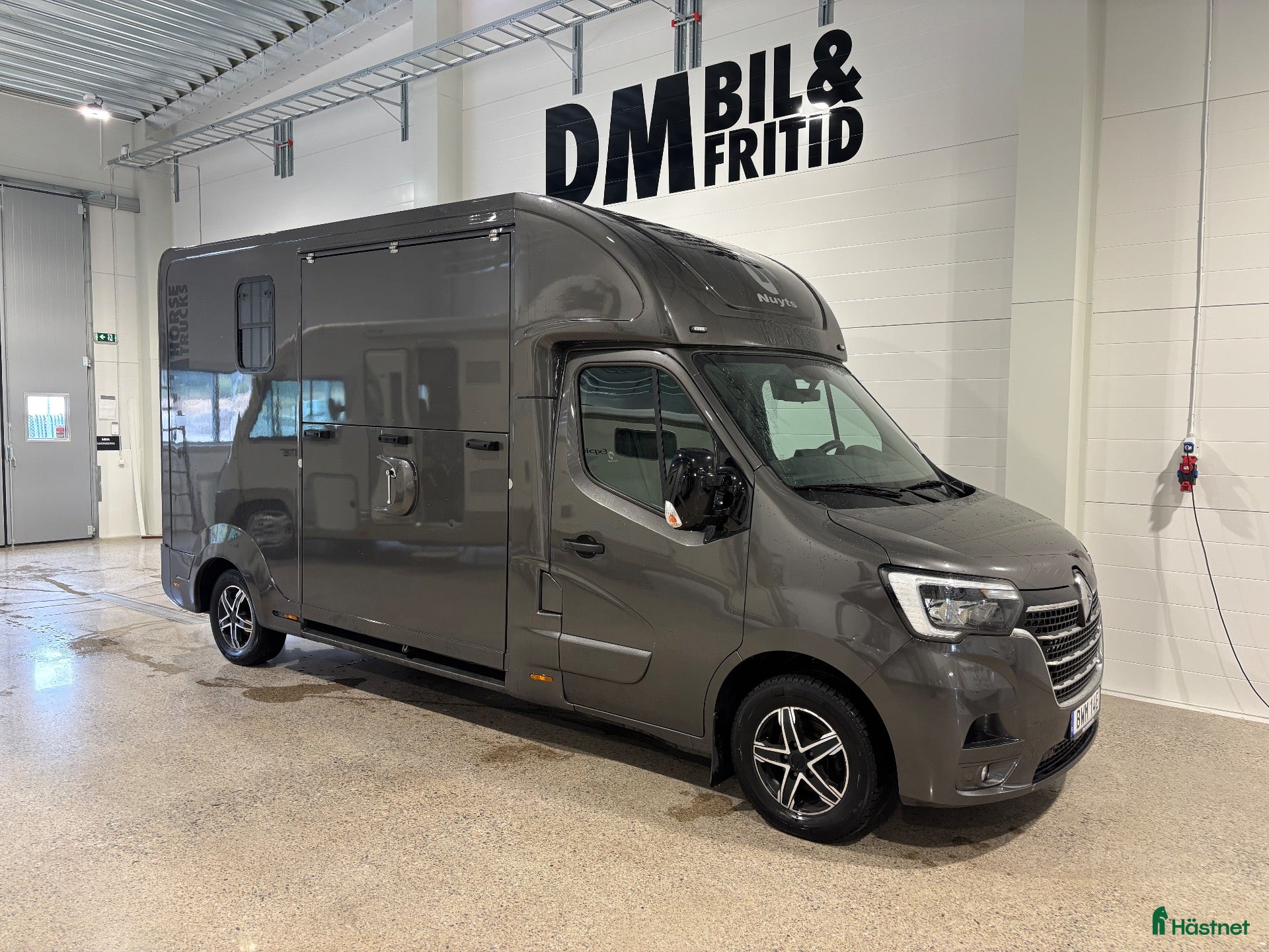 Hästlastbilar  fordon & transport till salu: 3 Sits / Stuteri / 2019 / 5.856mil / Hästlastbil - Annons 2