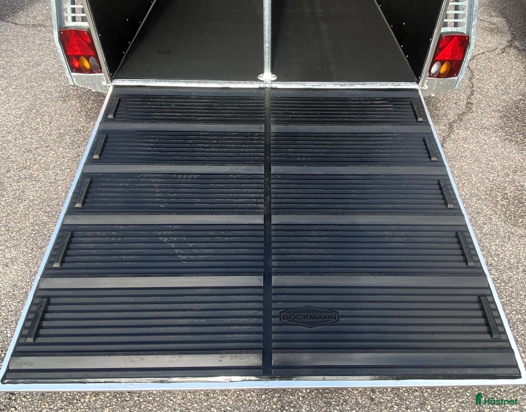 Hästtransporter  fordon & transport till salu: Tvåhästars Böckmann med sadelkammare i Kvicksund - Annons 13