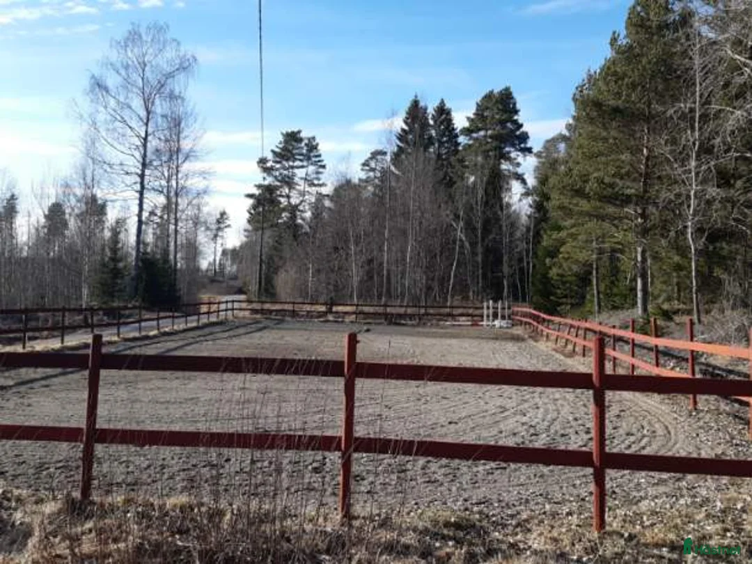  hästgårdar till salu: Uthyres 7 km norr om Askersund - Annons 4
