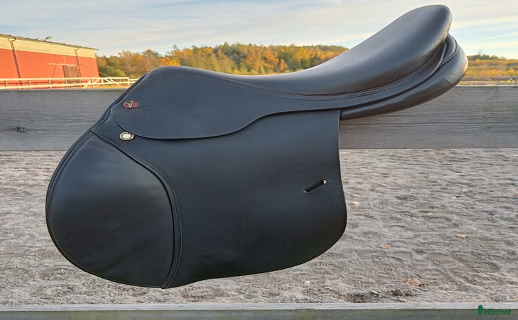 Sadlar hästutrustning till salu i Tanumshede - Annons 3