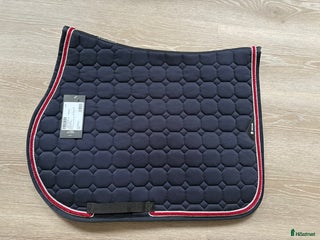 Schabrak & Vojlockar hästutrustning till salu: Helt nytt Equiline schabrak i Karlstad - Annons 10