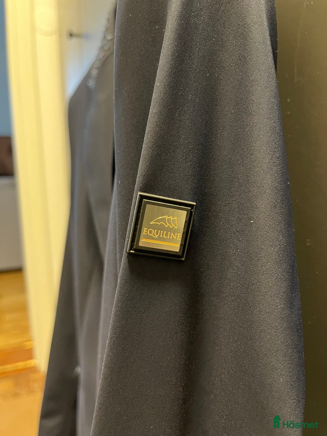 Jackor & Kavajer ryttarutrustning till salu: Världens finaste tävlingskavaj säljes i Smedstorp - Annons 7