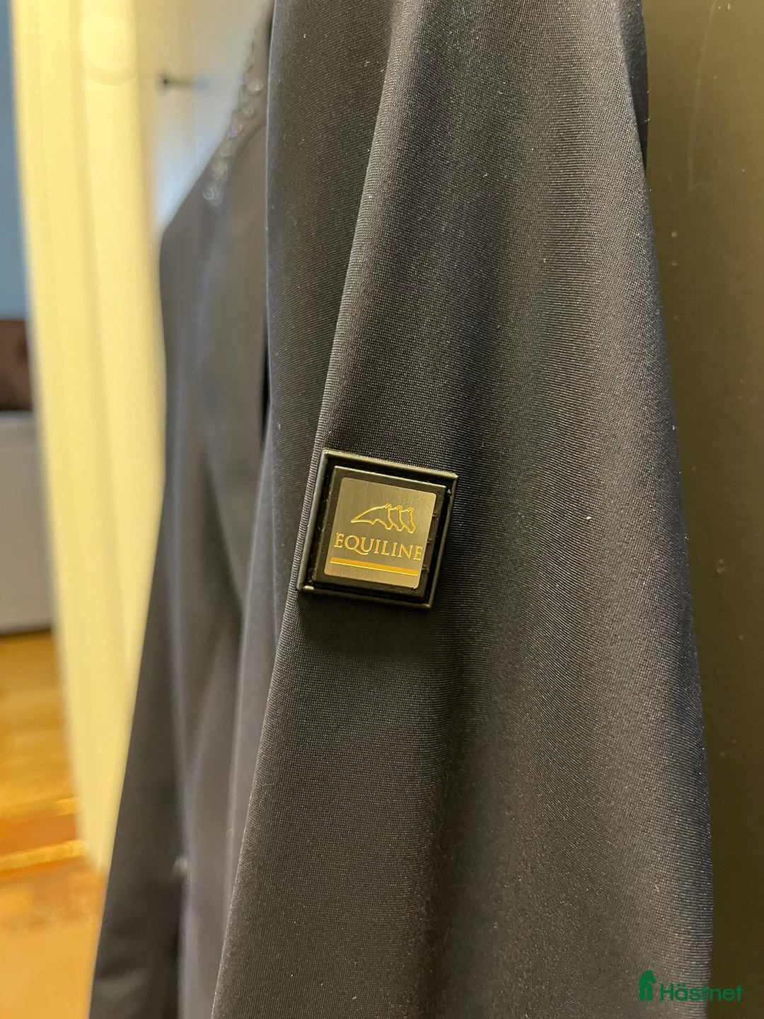 Jackor & Kavajer ryttarutrustning till salu: Världens finaste tävlingskavaj säljes i Smedstorp - Annons 7