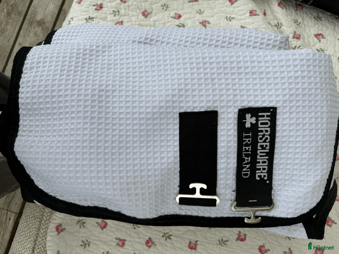 Täcken hästutrustning till salu: Tävlings / stall / ute - täcken  i storlek 125  i Ekerö - Annons 7