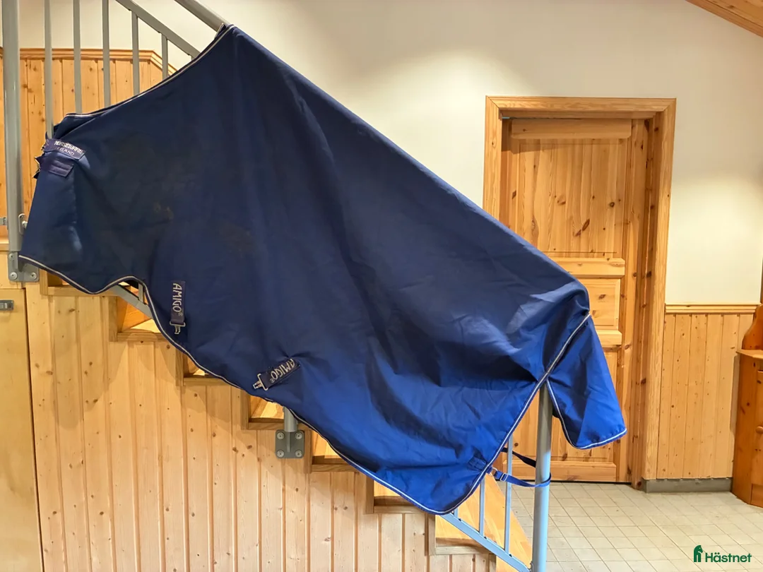 Täcken hästutrustning till salu: Horseware Amigo Ripstop 900D Plus 200 gram - Annons 1