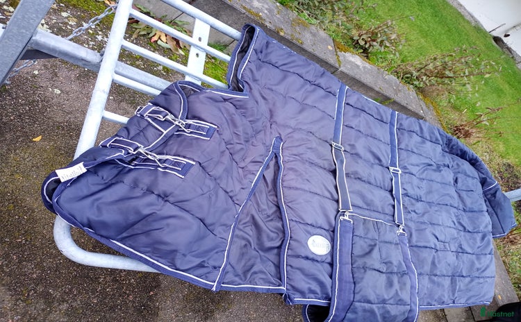 Täcken hästutrustning till salu i Strömstad - Annons 13