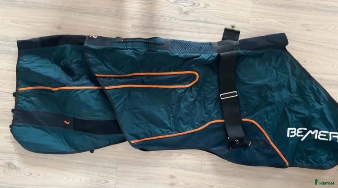 Täcken hästutrustning till salu: Bemer set. Toppskick! - Annons 4