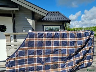 Täcken hästutrustning till salu: Stalltäcke till vintern 135 cm 400g i Tvååker - Annons 14