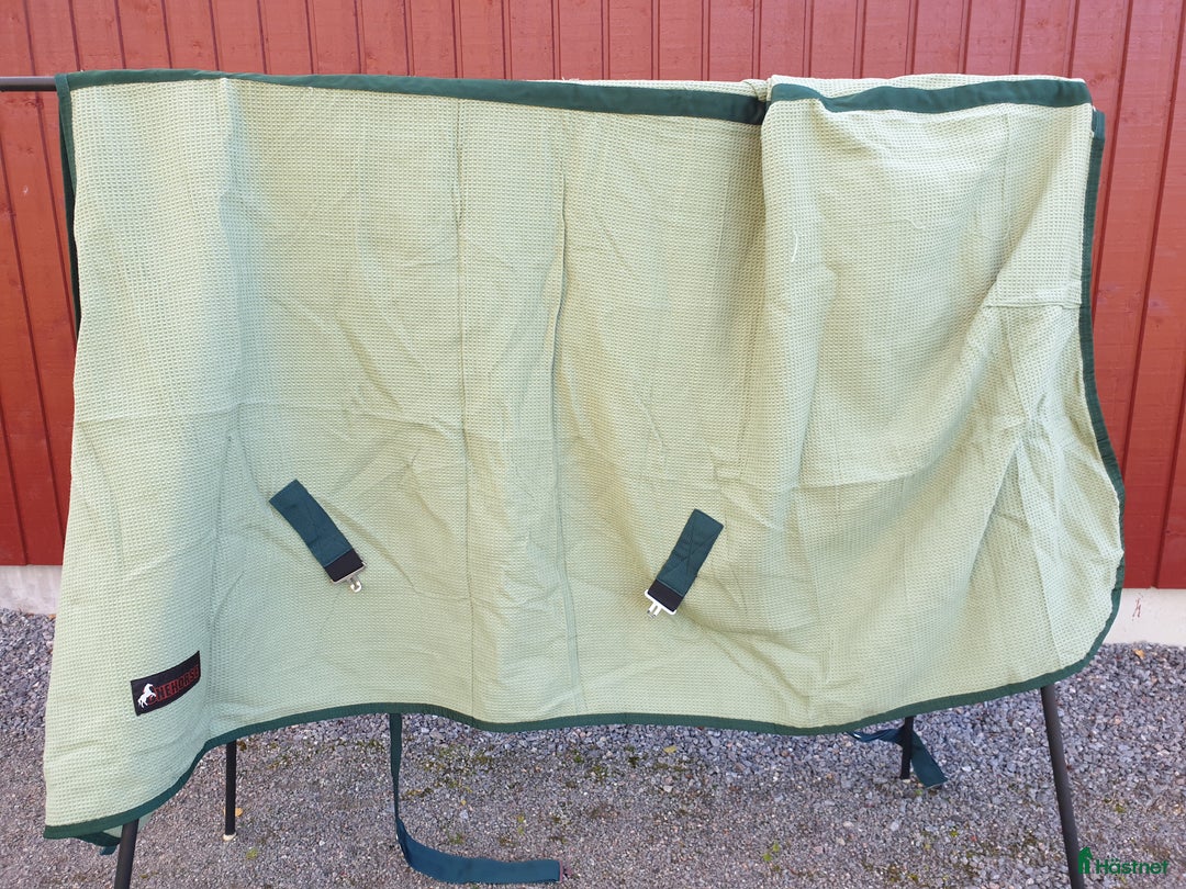 Täcken hästutrustning till salu: Svettäcke, 165 cm i Lerum - Annons 1