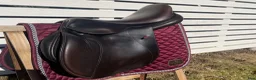 Sadlar hästutrustning till salu: Frank Baines reflex hoppsadel - Annons 2