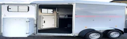 Hästtransporter  fordon & transport till salu: Fautras Promax- AidSystem och två sadelskåp - Annons 2