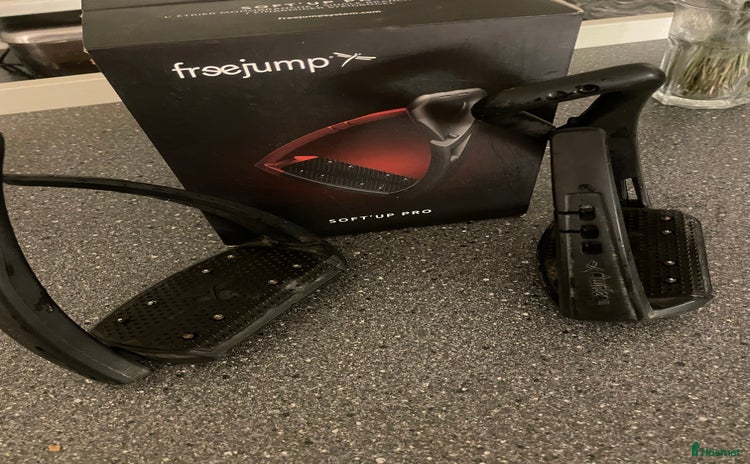 Stigbyglar hästutrustning till salu: Svarta freejump soft up pro i Örebro - Annons 10
