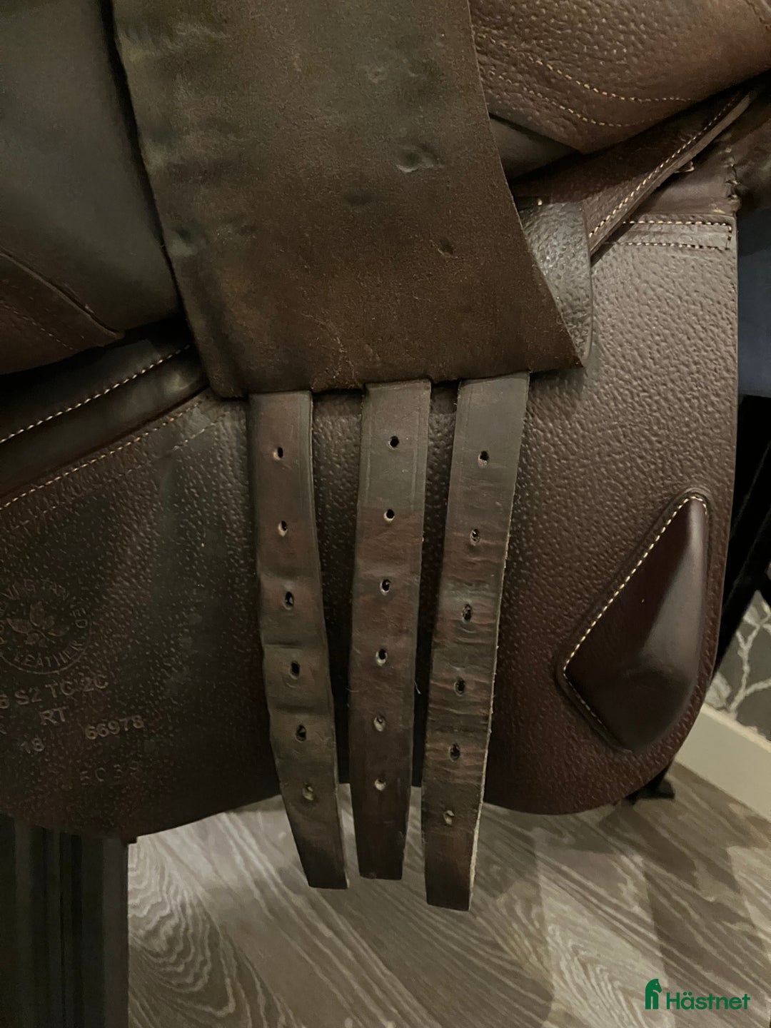 Sadlar hästutrustning till salu: Snygg CWD 2Gs sadel  - sparsamt använd i Eskilstuna - Annons 4