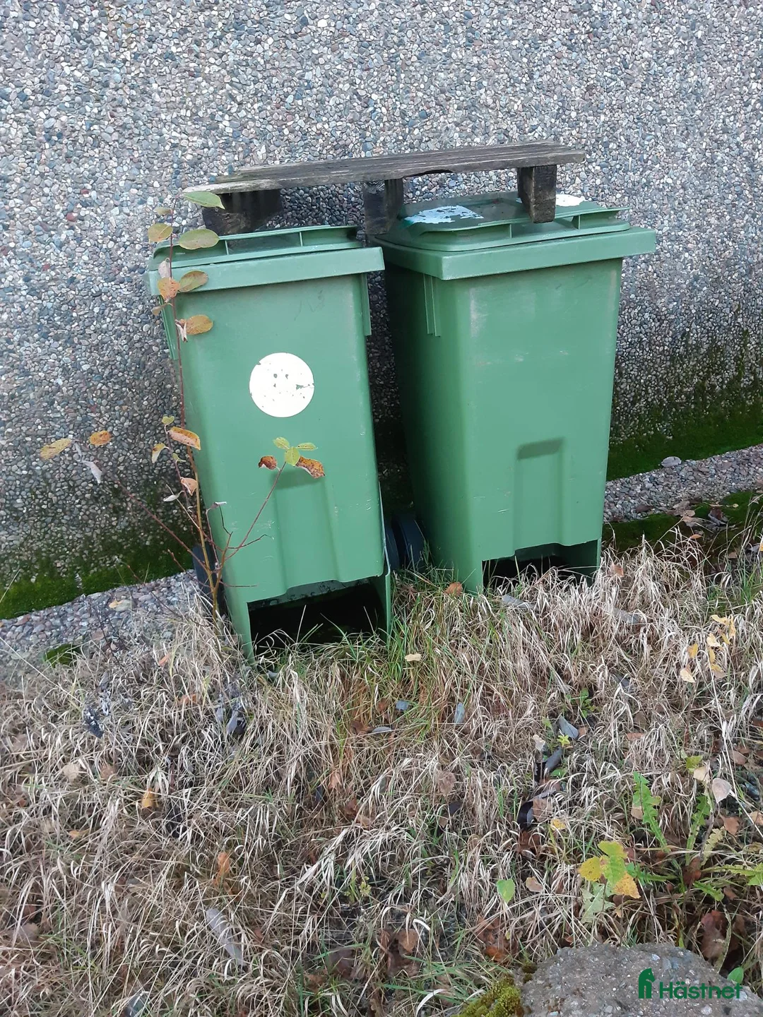 Övrig utrustning övrig utrustning till salu: Soptunnor till tex höautomat  - Annons 1