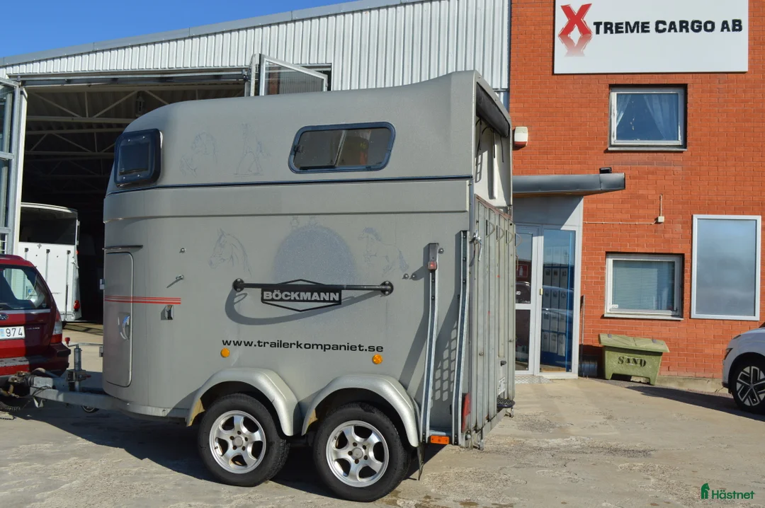 Hästtransporter  fordon & transport till salu: Böckmann Master 1300kg lastvikt - Annons 2