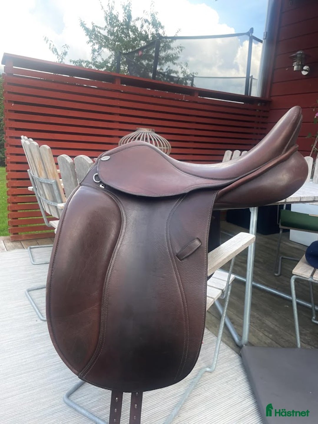 Sadlar hästutrustning till salu: Mjuk och fin dressyrsadel i Klintehamn - Annons 1