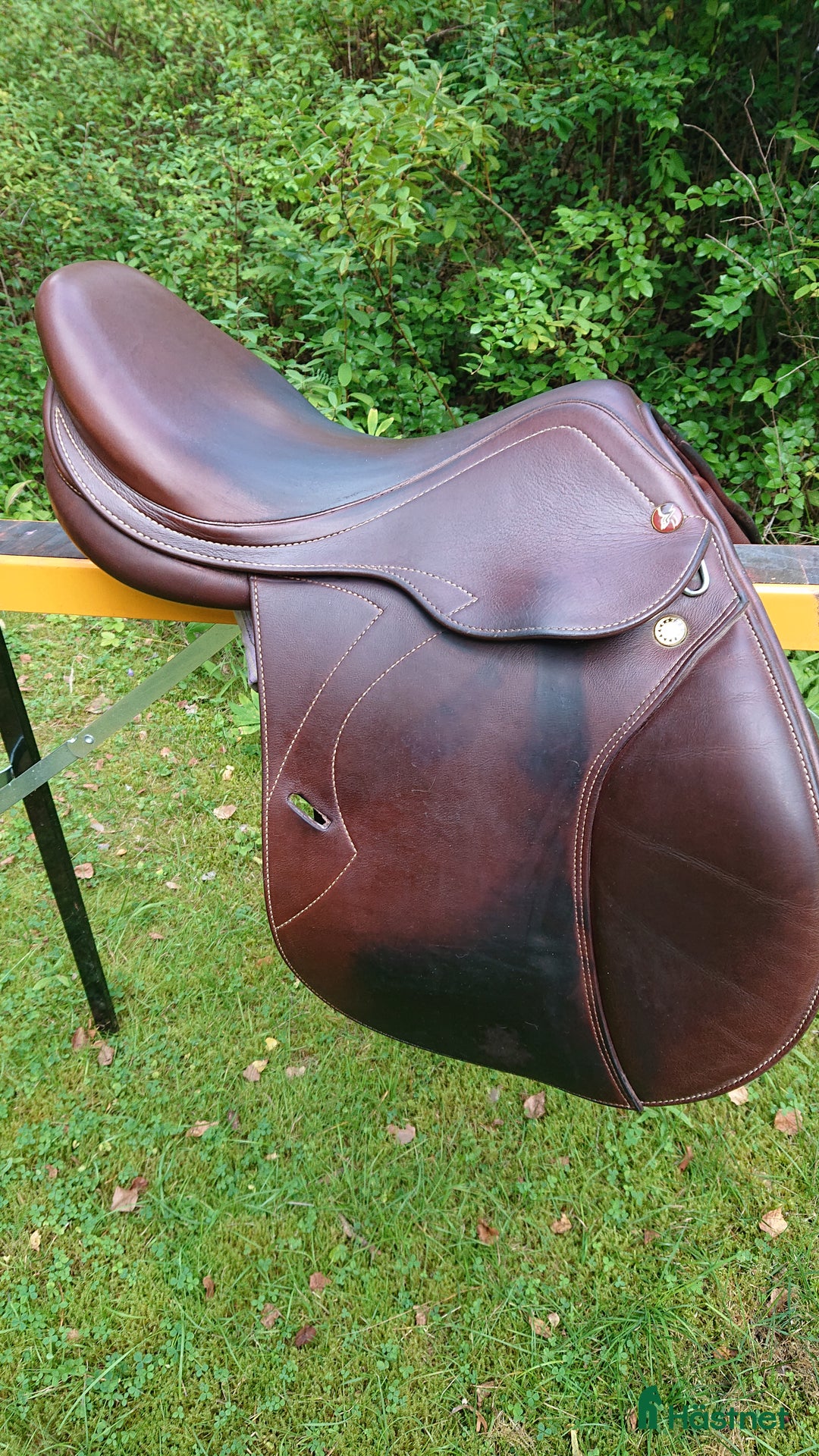 Sadlar hästutrustning till salu: Prestige Versailles hoppsadel  i Järvsö - Annons 1