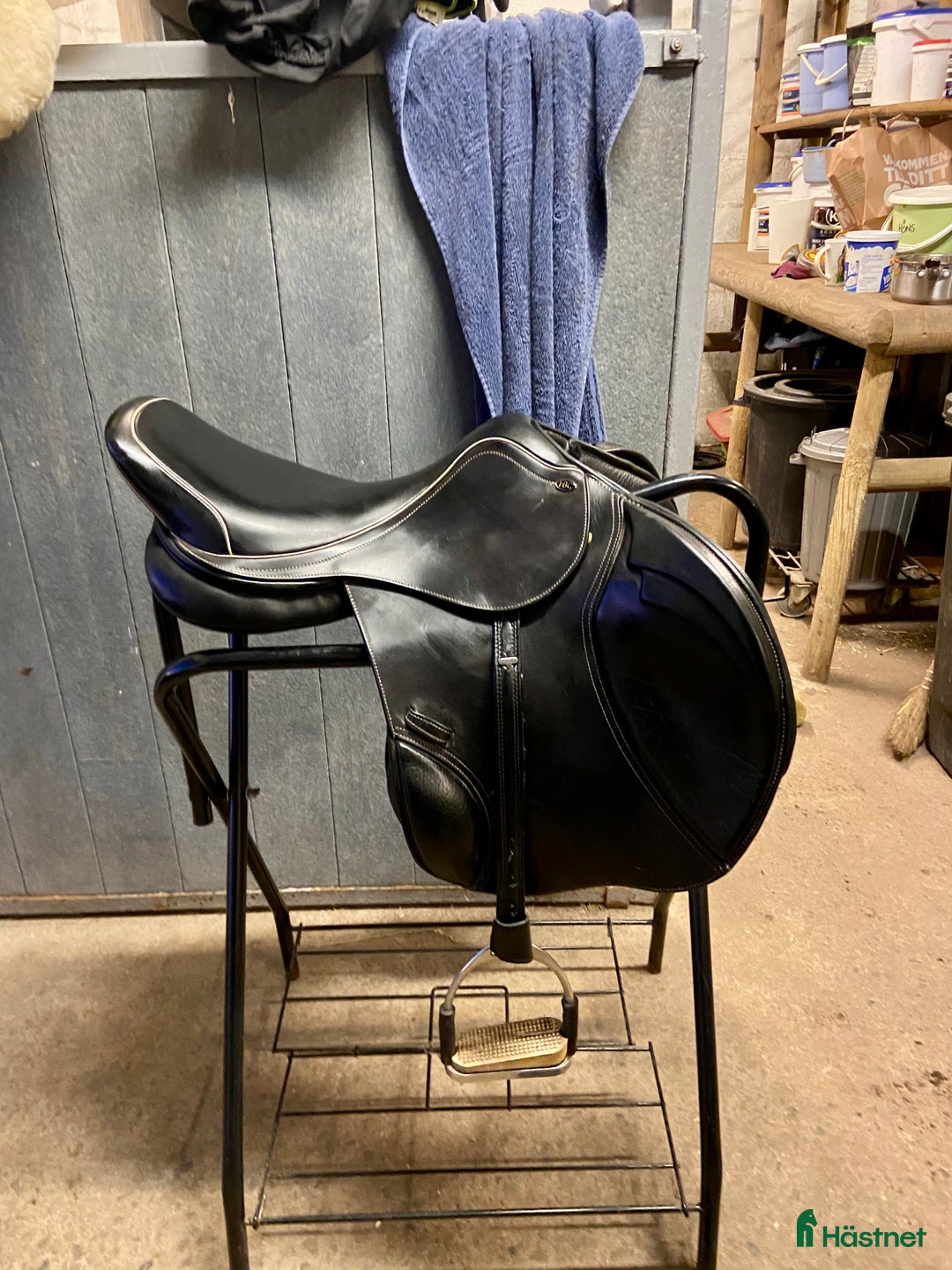Sadlar hästutrustning till salu: Välvårdad HBC sadel i Dösjebro - Annons 1