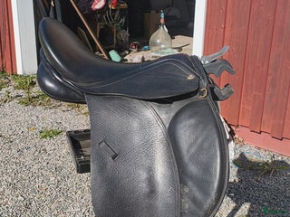 Sadlar hästutrustning till salu: Allround sadel för dom rundare hästarna i Lödöse - Annons 13