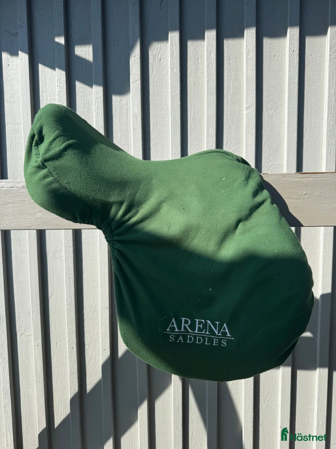 Sadlar hästutrustning till salu: Arena Hoppsadel - Annons 1